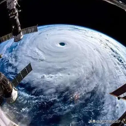 17级超强台风芭芭拉在东太平洋诞生,跟去年登陆我国的17级台风山竹对比你怎么看?-图片1