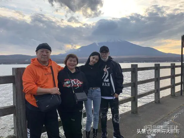 歌手潘玮柏结婚为什么能上百科热榜?-图片1