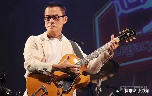 歌词是“让青春吹动了你的长发,让他牵引你的梦”,是什么歌,最好听的吉他指弹版是哪一版?-图片1