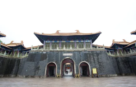 苏宁易购“笑倾城”开城在即 百家大牌“趣味穿越”广告亮了-图片3