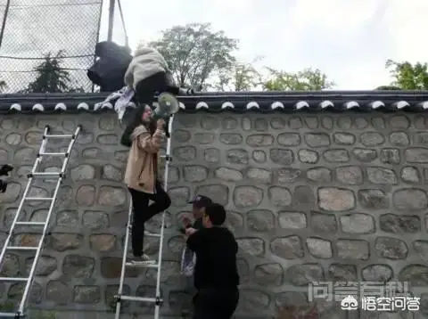 韩国人翻墙进入美国大使馆,会有什么后果?-图片1