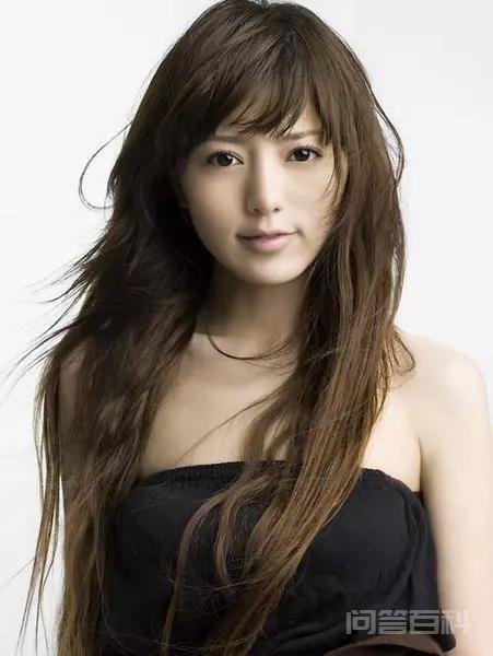 在日本是巨星级的藏族女歌手阿兰·达瓦卓玛唱功颜值都在线,为什么在中国火不起来?-图片2