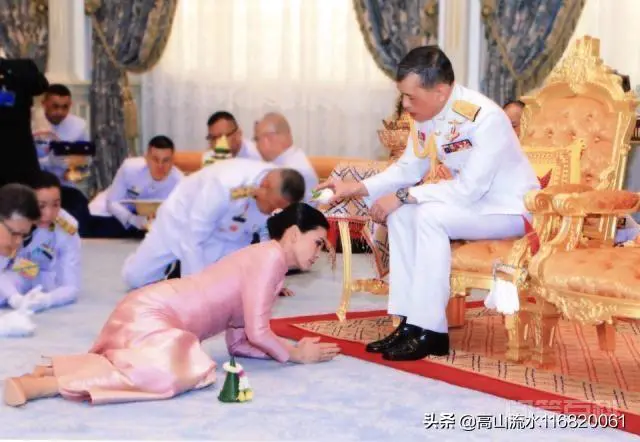 泰国国王近日公开纳妃,泰国国王有多少妃子,泰国是一夫一妻制吗?-图片5