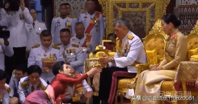 泰国国王近日公开纳妃,泰国国王有多少妃子,泰国是一夫一妻制吗?-图片6