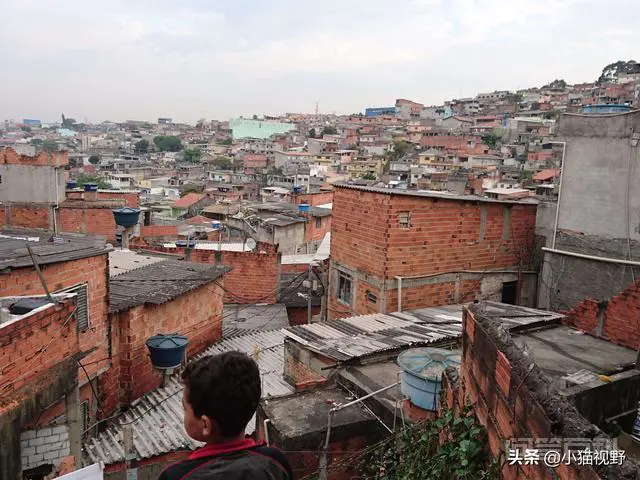 巴西平民窟与印度平民窟谁的跟大?-图片5