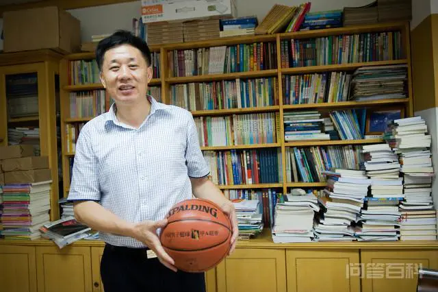 在中学干副校长,和到教体局当个办事员谁有前途?-图片2
