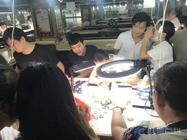 翡翠应该怎么买?-图片1