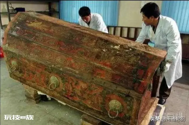 江西挖出明代古墓,为什么棺内女尸能保持完好还流出清水?-图片3