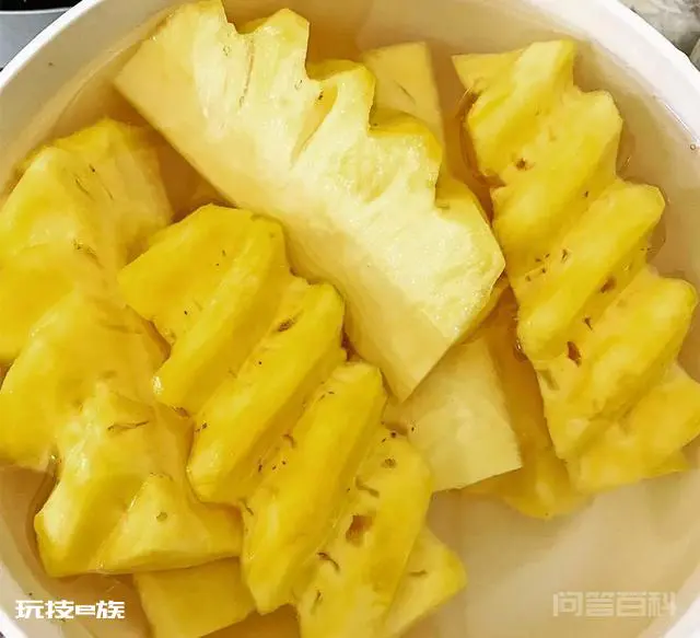为什么吃菠萝要用盐水泡?直接吃不行吗?-图片2