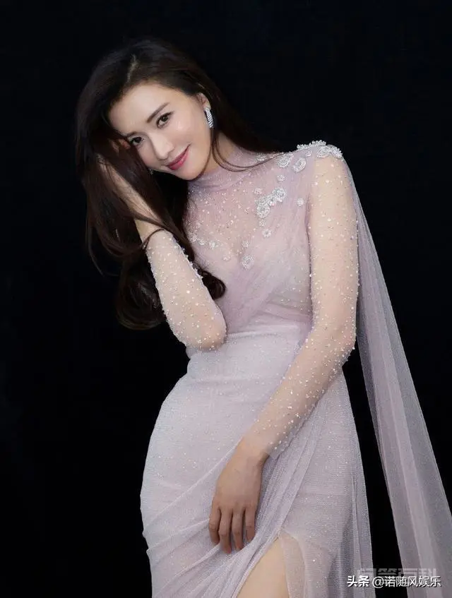 柳岩的穿衣搭配比林志玲怎么样?-图片1