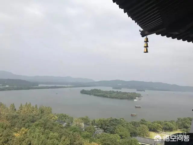 杭州的西湖为什么不收门票?雷峰塔下真的压着白娘子吗?-图片1