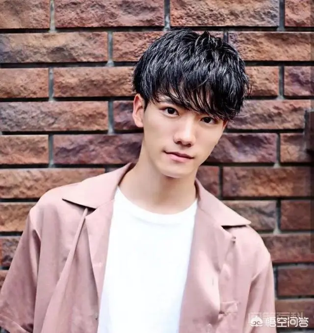 发泥、发胶、发蜡的区别是什么?男生烫过的头发适合用哪种来定型?-图片3