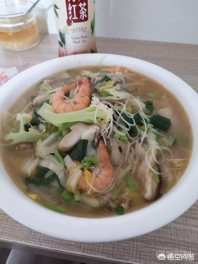 想开个火锅店,火锅店利润大吗?