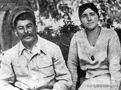 斯大林的年轻妻子是怎么死的?-图片2