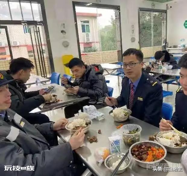货运火车司机怎么吃饭?-图片2