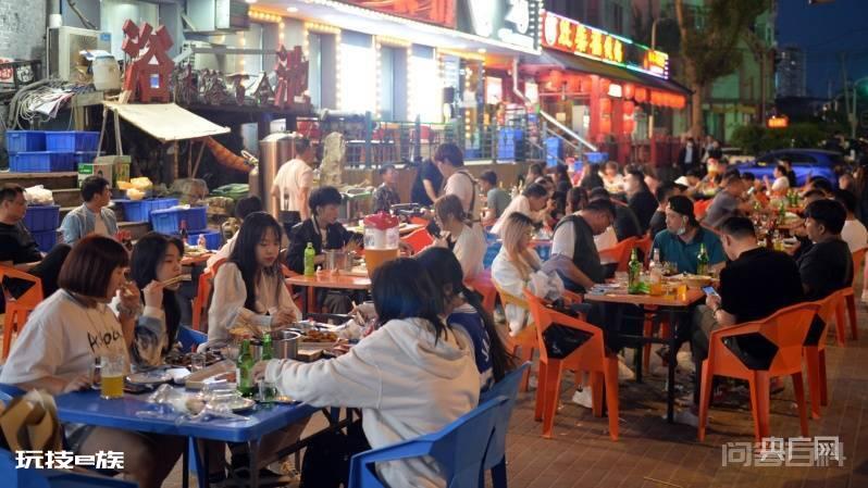 啤酒、烧烤、小龙虾…… 夏日已至,哈尔滨人的快乐回来了!-图片5