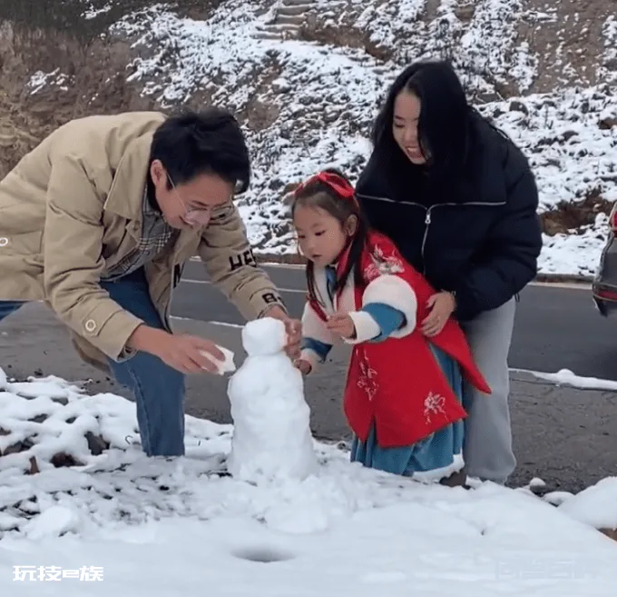 兜兜转转还是你!重庆男子与女子分手一年后再复婚,幸福晒结婚证-图片3