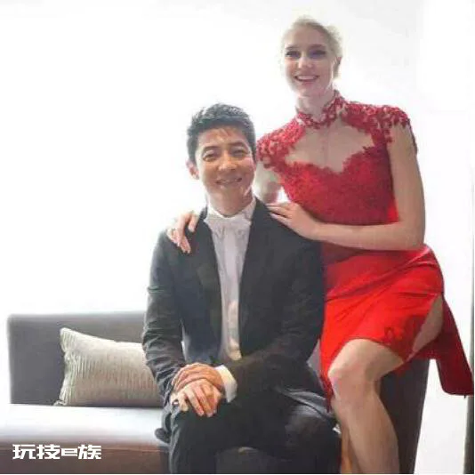 每次吃了饭,李白都要算好账,再把钱转给撒贝宁,搞得撒贝宁哭笑不得
