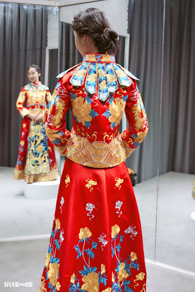 云南婚纱挑选:中式婚礼中龙凤褂与秀禾服怎么挑选普及!-图片3