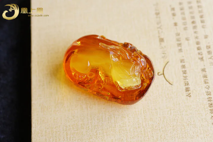 『蓝魔』琥珀蜜蜡价格上涨收藏前景看好 看材料也看雕工-图片6