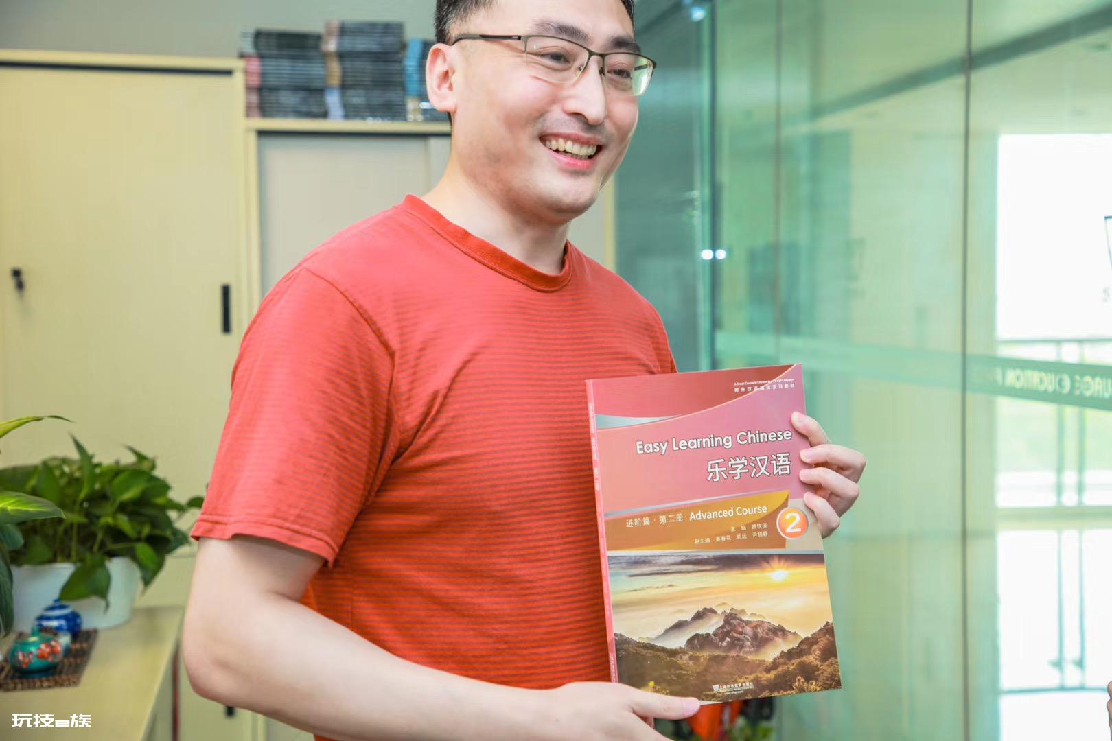 外语学习者几乎“人手一册”,这家沪上出版社是怎么做到的-图片3