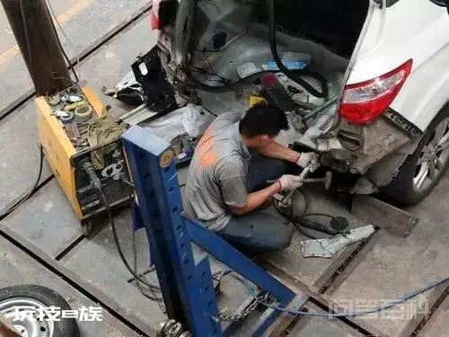 浙江辅警寒冬深夜跳水5分钟连救5人,隐瞒不报,省政府:授一等功-图片8