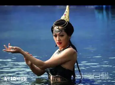 曾被下药险失身,遇飞机坠海却奇迹生还,今被富豪老公宠成公主!-图片4