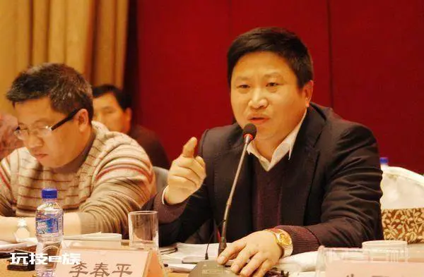 他31岁迎娶69岁影星,远走美国继承千亿家产,回国后过得怎么样?-图片1