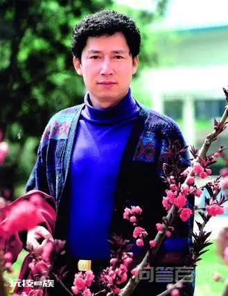 他31岁迎娶69岁影星,远走美国继承千亿家产,回国后过得怎么样?-图片3