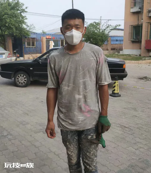 好样的!90后工人遇火灾徒手爬6楼救下两名幼童-图片3
