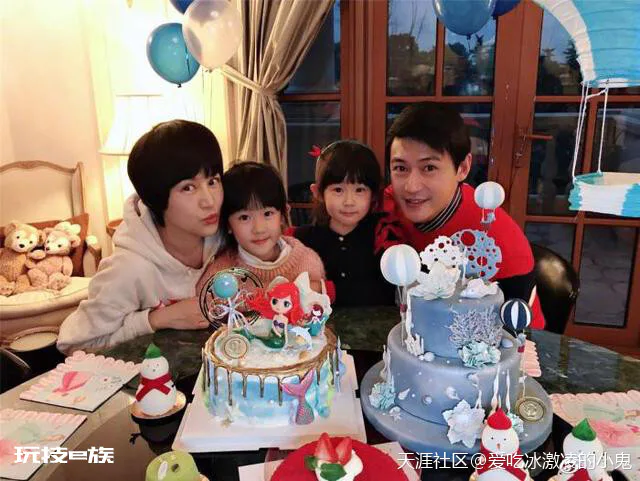 鲍蕾给贝儿和小叶子烫了同款卷发,再也分不清姐姐和妹妹了-图片10
