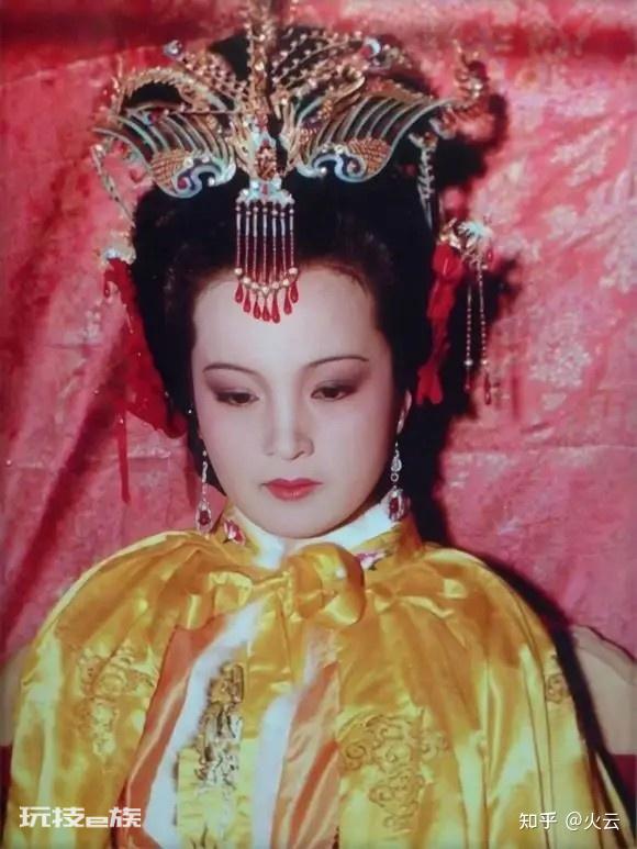 监禁中被人用弓绞杀,贾元春死时惨状,被作者用16字写尽-图片10