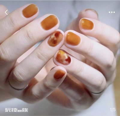 2019年原来流行这些指甲油色彩！-图片2