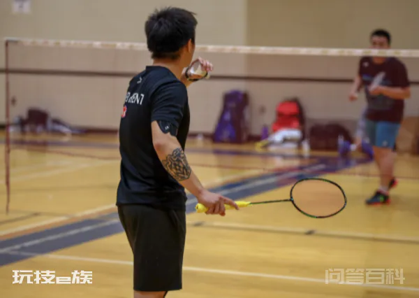 play badminton怎么读?-图片1