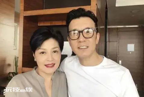 7年前春晚后台,赵本山指着哈文大骂春晚舞台有她没我,这是为什么?-图片2
