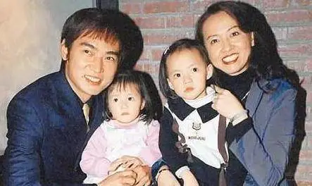 焦恩俊提前回家撞见老婆偷情,老婆欲分手焦恩俊不舍求留下 焦恩俊提前回家撞见老婆偷情,老婆欲分手焦恩俊不舍求留下-图片2