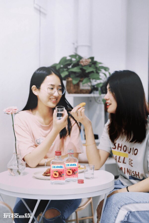 江小白水蜜桃味多少度(蜜桃味江小白有颜有料有口感)-图片1