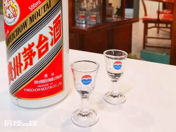 一瓶茅台倒多少茅台小酒杯(喝酱香酒为什么用小酒杯)-图片1