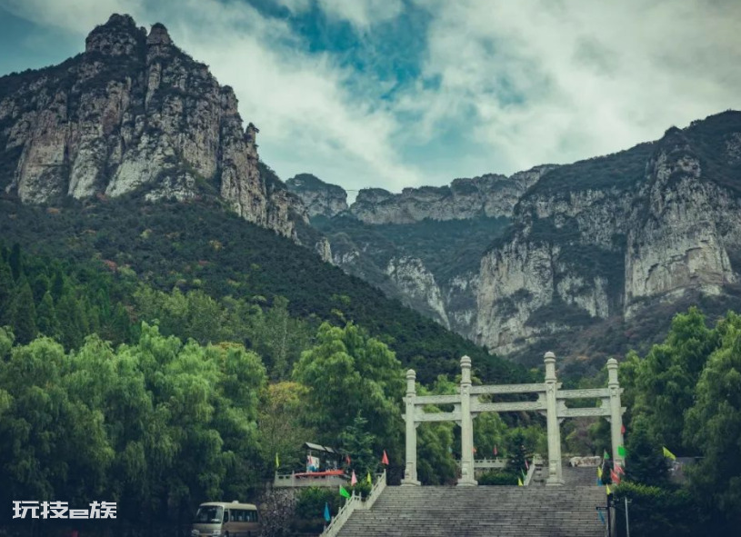 五指山在哪里风景如何(西游记里面的五指山在什么地方)-图片1