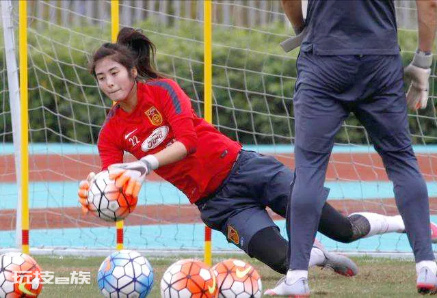 女足门将赵丽娜简历资料(国足女守门员赵丽娜助力夺冠)-图片1