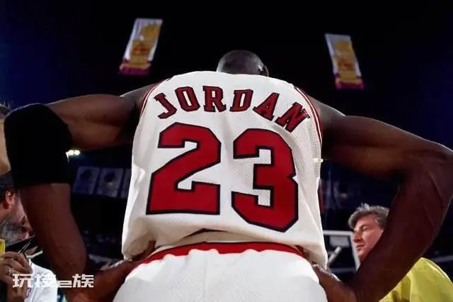 乔丹的球衣是几号(乔丹NBA生涯穿过的5个号码)-图片1