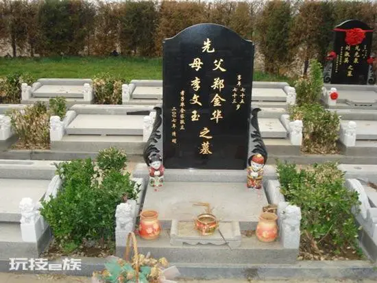 给已故老人刻碑怎样写碑文(长辈去世如何立碑和撰写碑文)-图片1