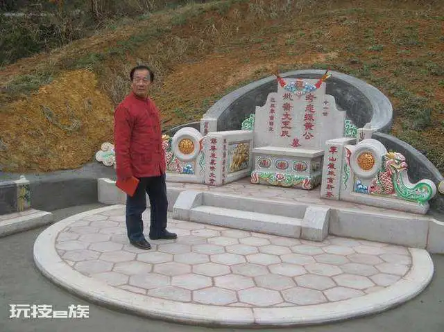 给已故老人刻碑怎样写碑文(长辈去世如何立碑和撰写碑文)-图片5