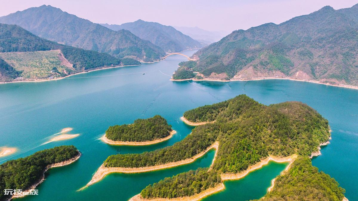中国著名的十大湖泊景区（每一个都值得你亲临其境）-图片3