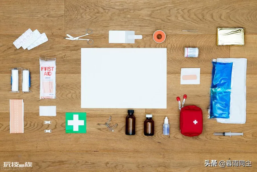 应急包里面装什么东西(家中必备的灾难用品包有什么物品)-图片2