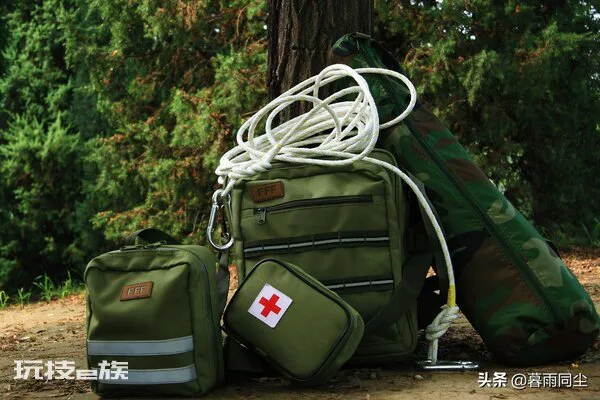 应急包里面装什么东西(家中必备的灾难用品包有什么物品)-图片6