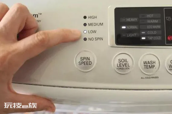 牛仔裤褪色有什么办法不让它褪色(防止掉色的10个方法)-图片3