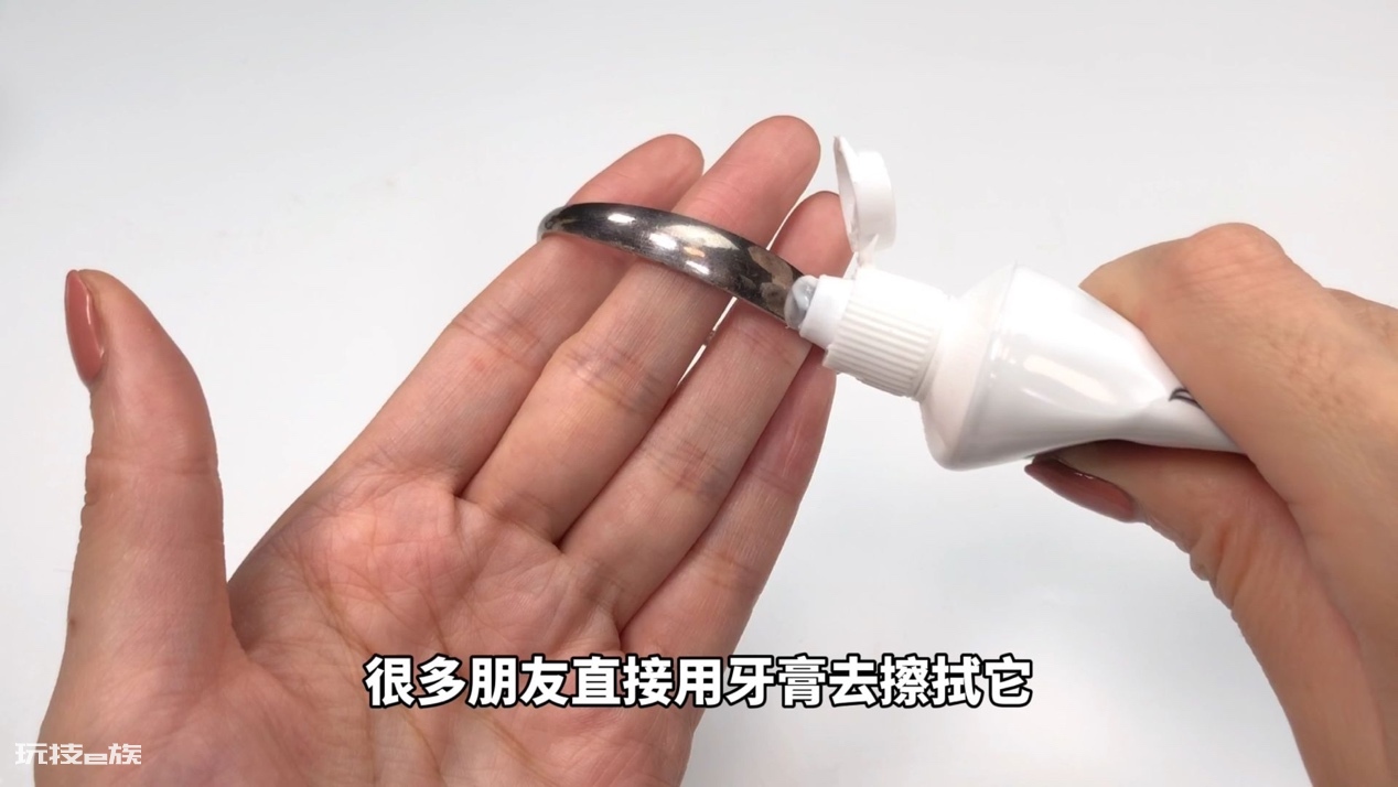 银首饰怎么清洗能变亮一点(用什么清洗银饰品才会更亮)-图片2