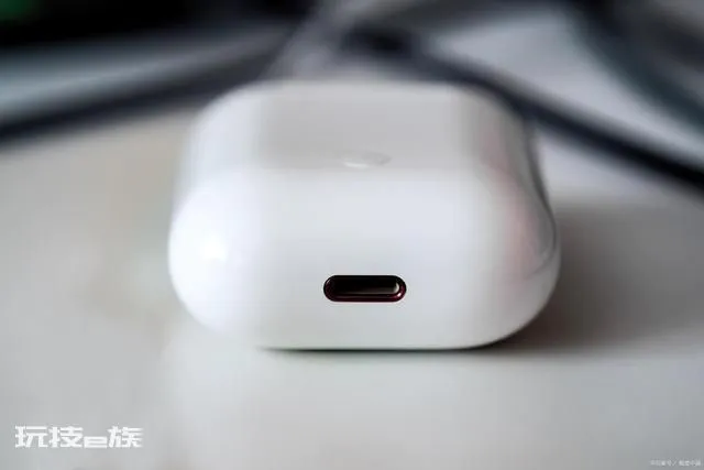 苹果耳机一代和二代有什么区别(airpods版本区别)-图片1