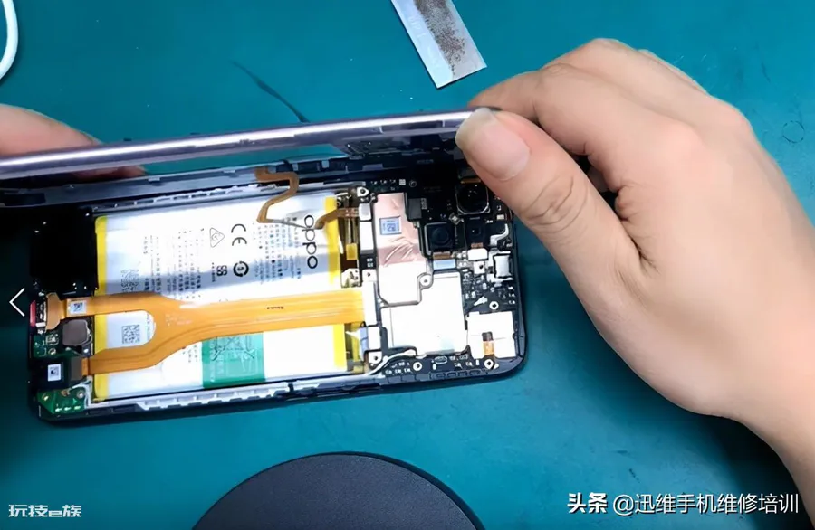 oppo手机突然频繁自动开关机(手机反复重启不进系统)-图片3